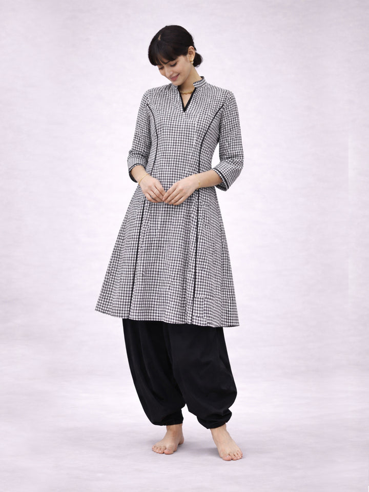 Chitram Kurti