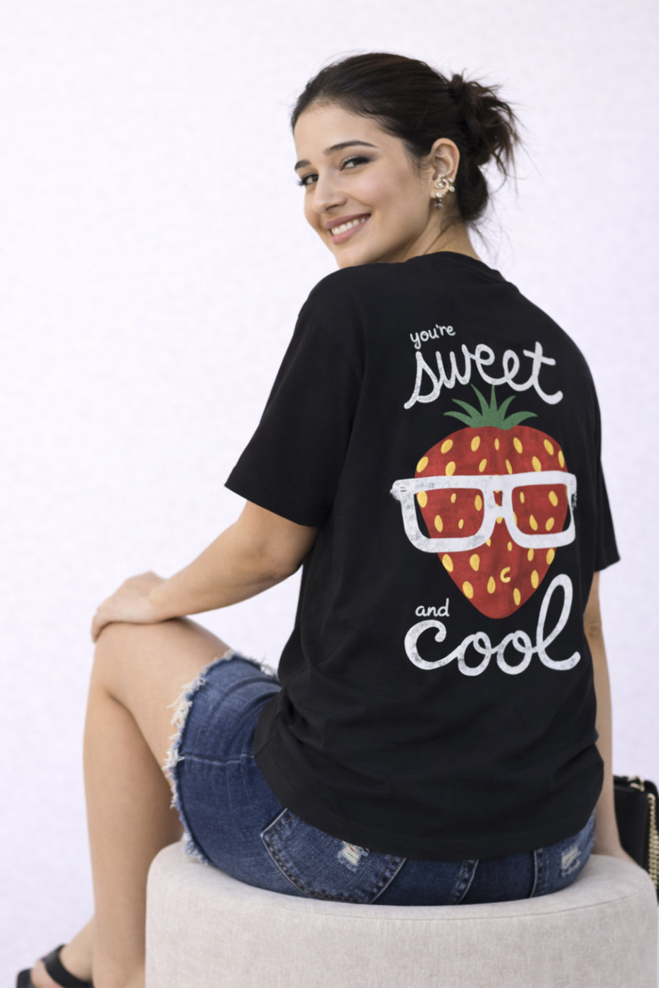 Strawberry Graphic T-shirt - Black