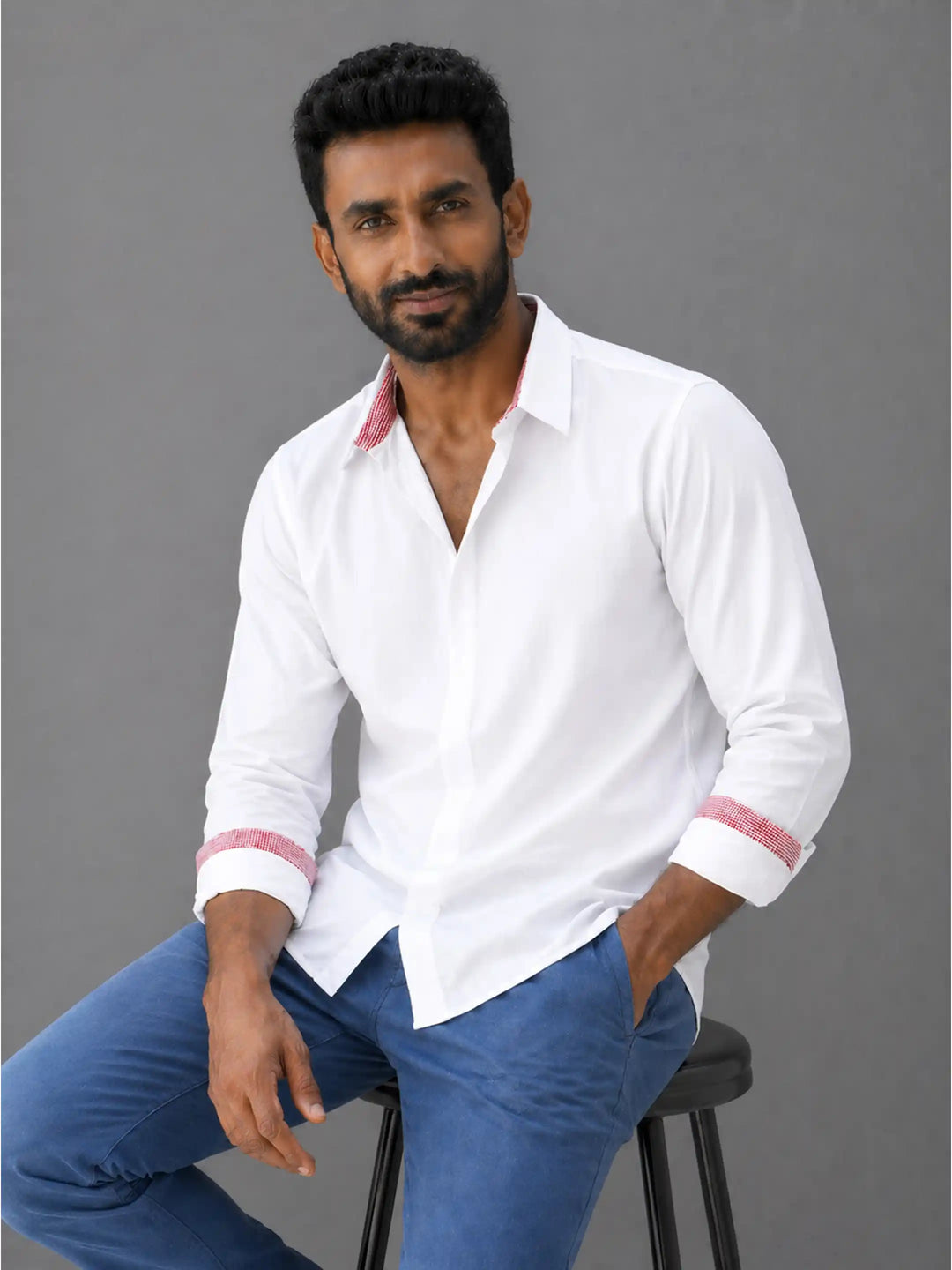 Aveir Shirt - White with Red