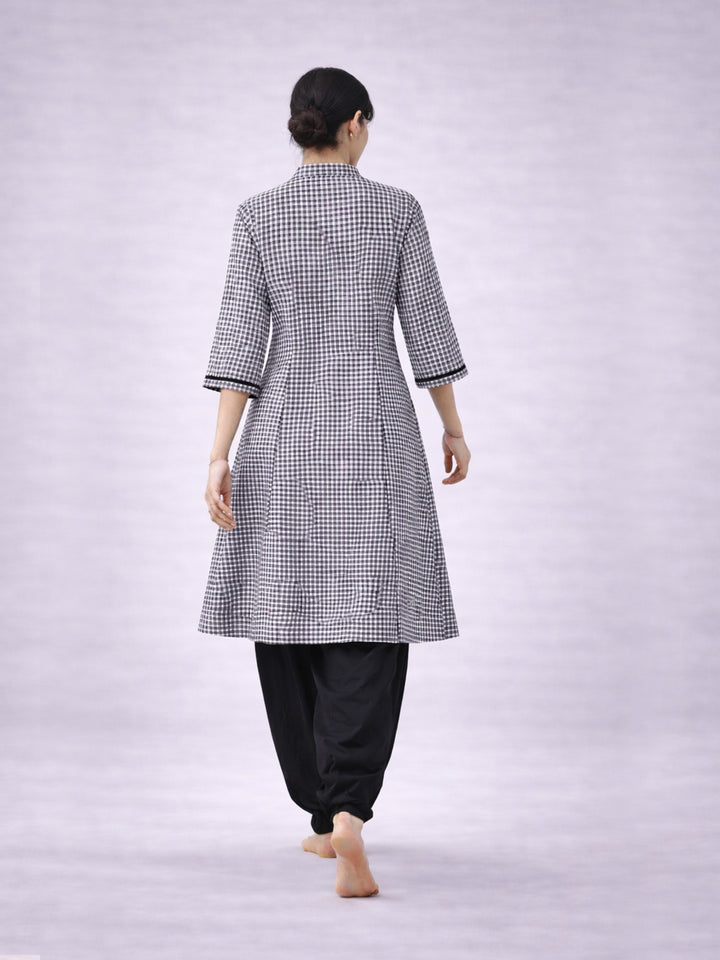 Chitram Kurti