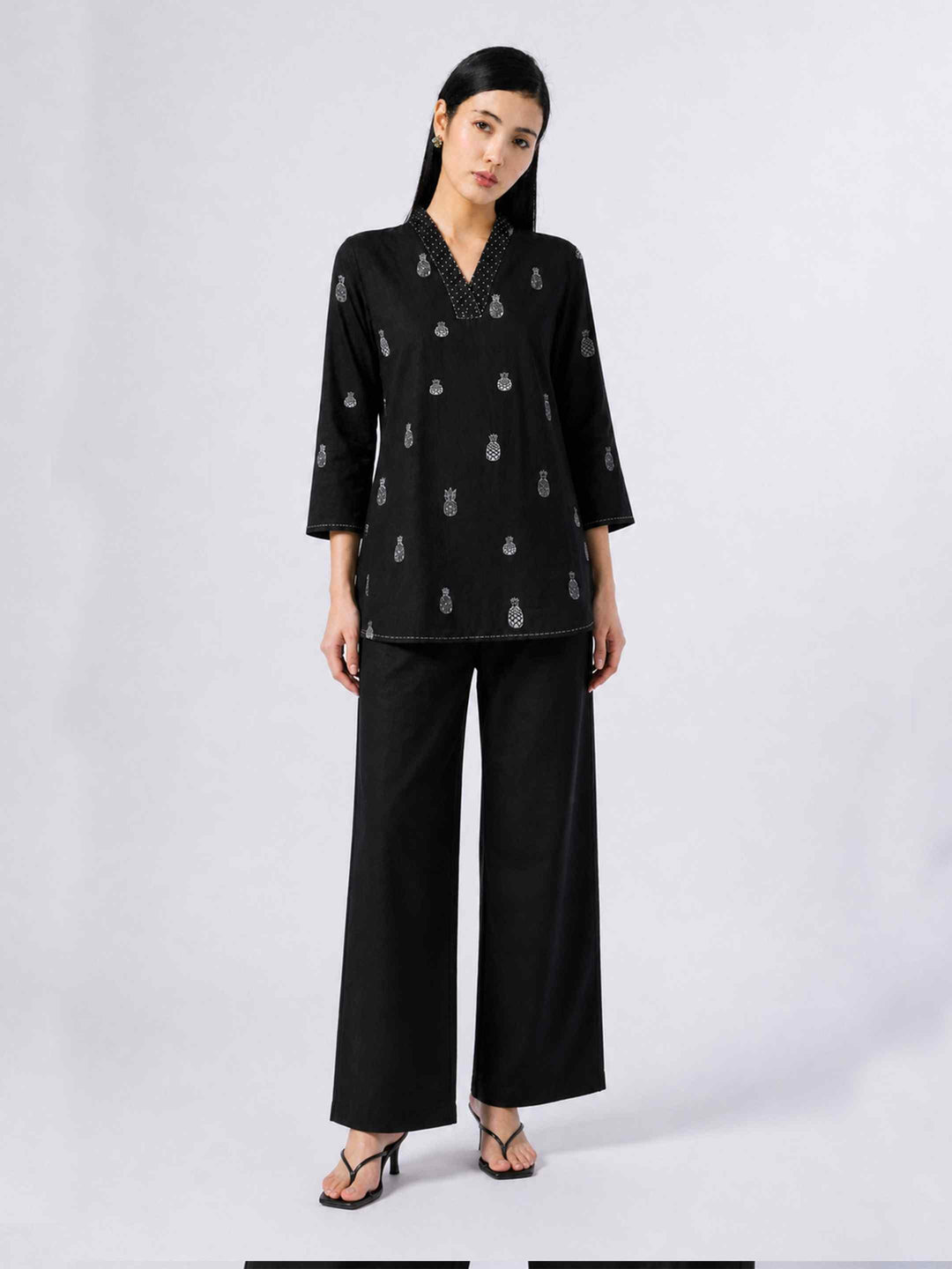 Pineapple Pop - Black