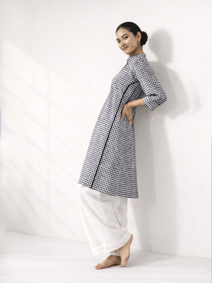 Chitram Kurti