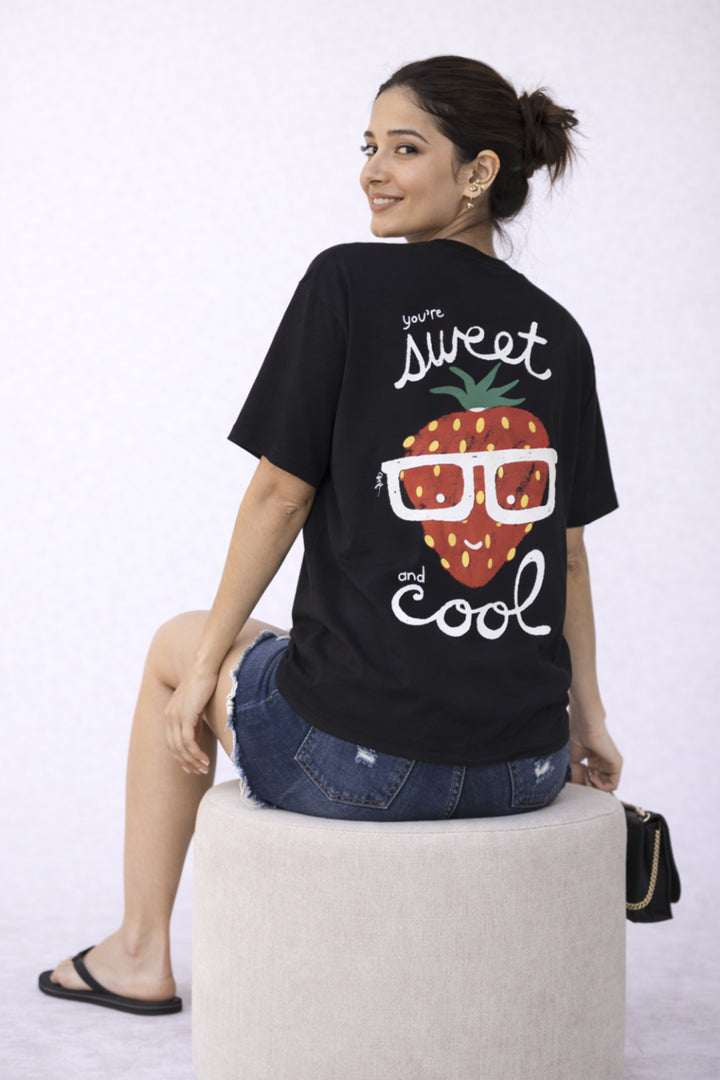 Strawberry Graphic T-shirt - Black