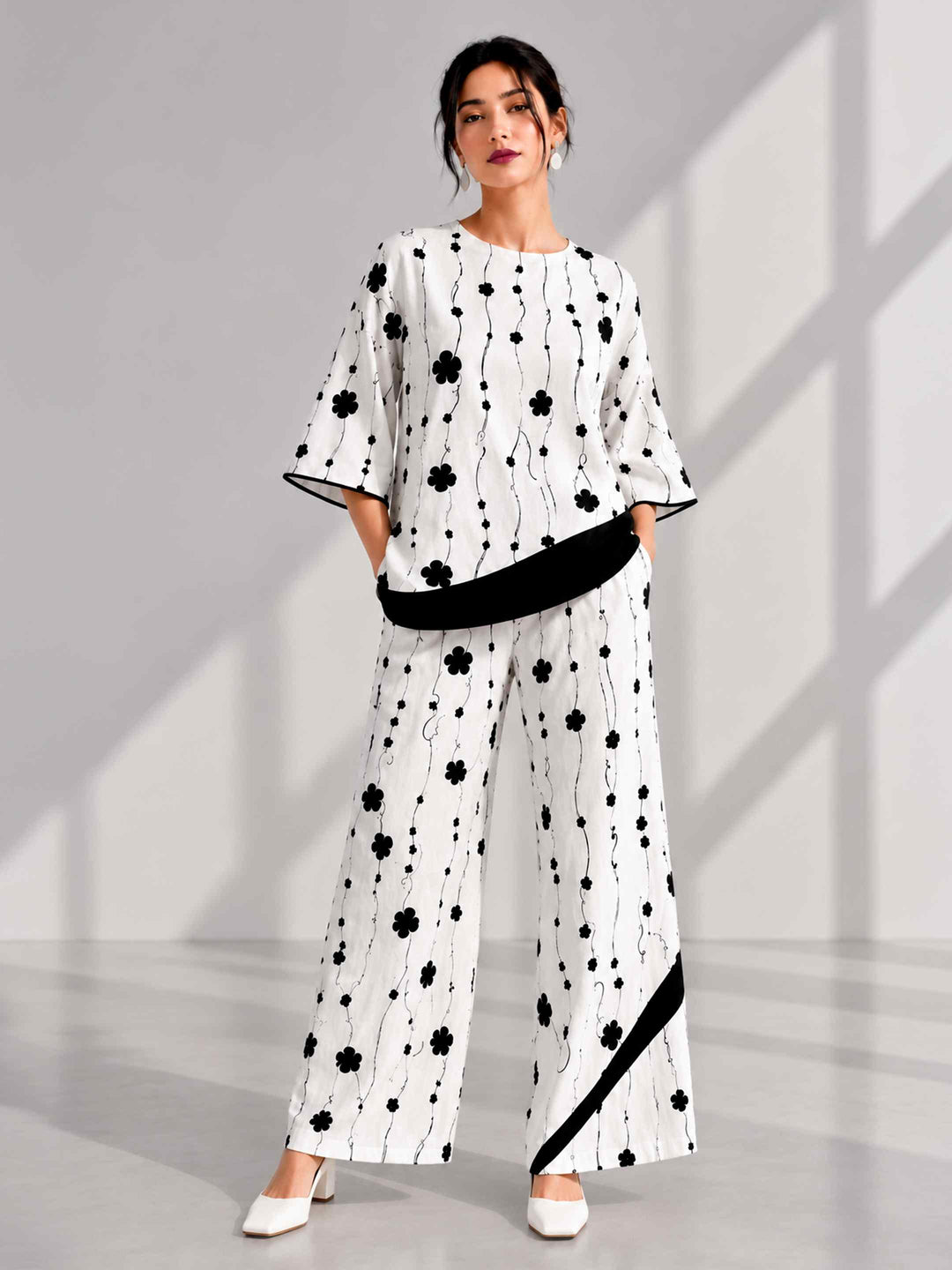 Dancing Daisy Slanting Top