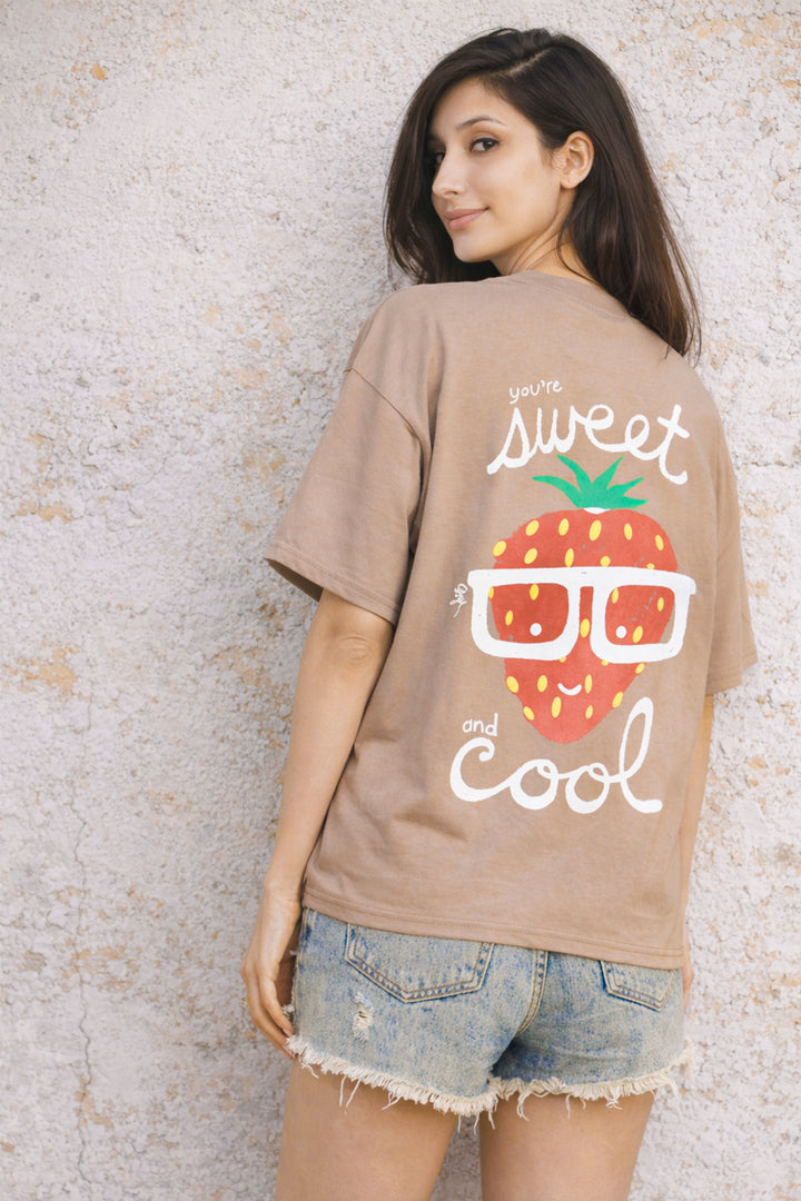 Strawberry Graphic T-shirt - Brown