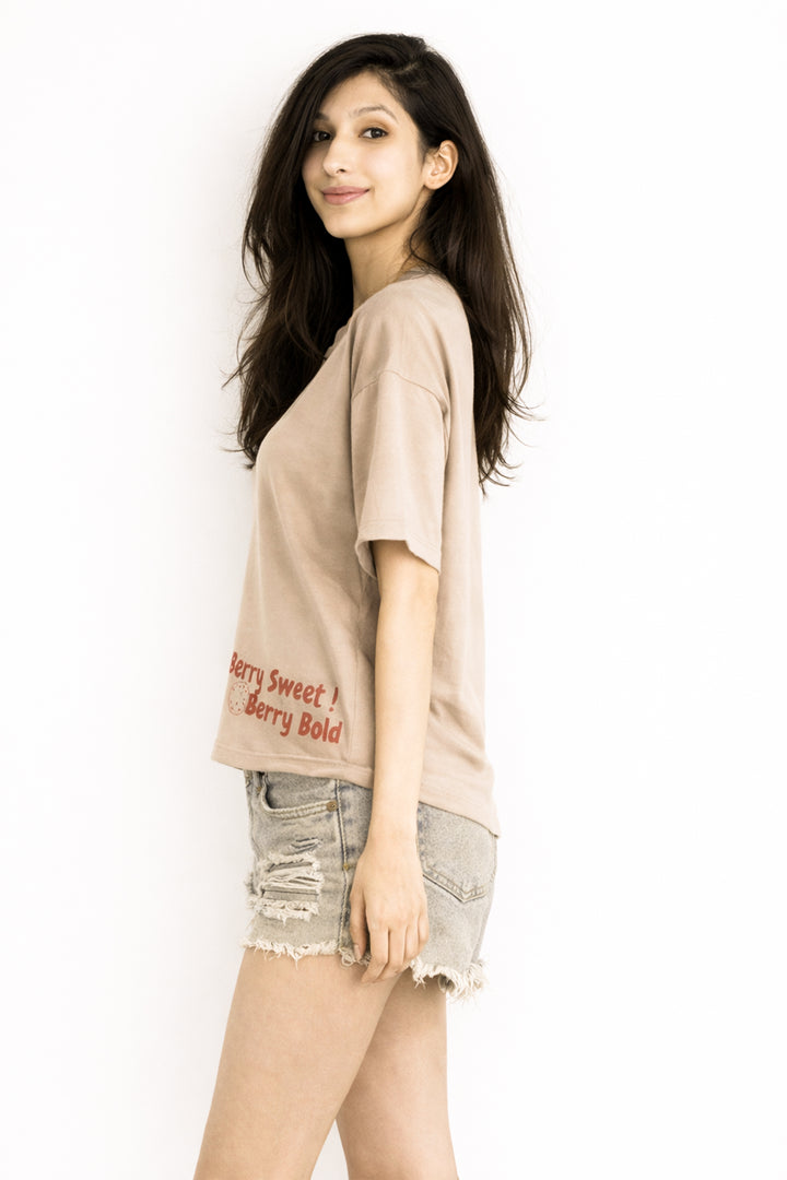 Strawberry Graphic T-shirt - Brown